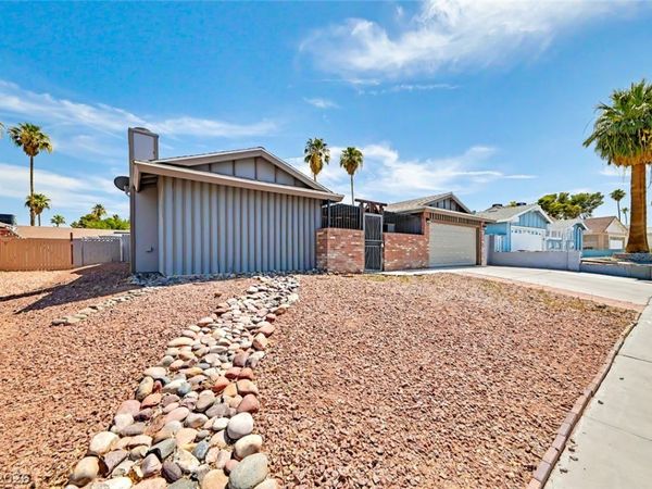 3997 Cherokee Avenue , Las Vegas, NV 89121