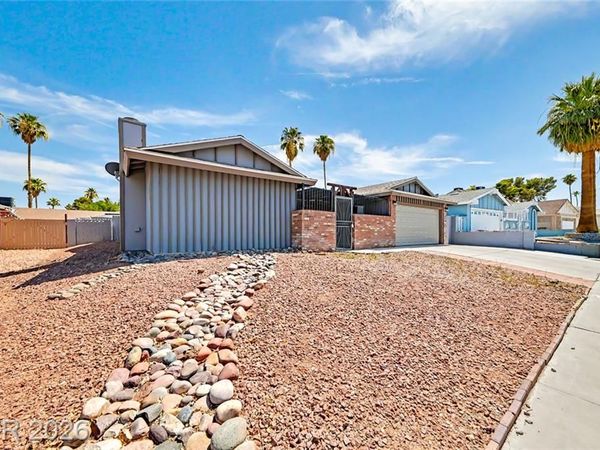 3997 Cherokee Avenue , Las Vegas, NV 89121
