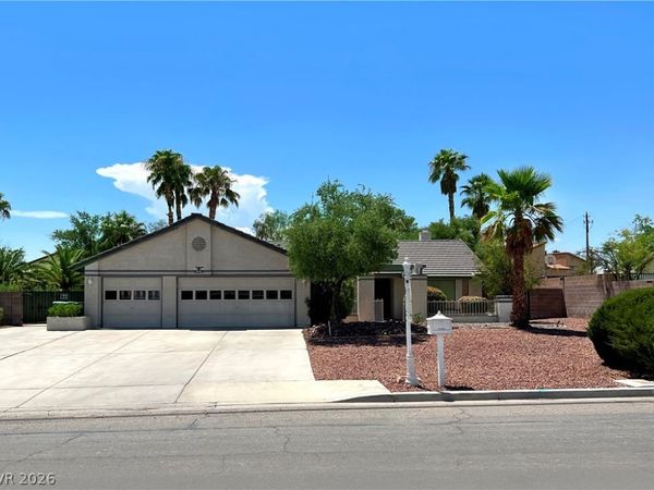 6829 Laredo , Las Vegas, NV 89146