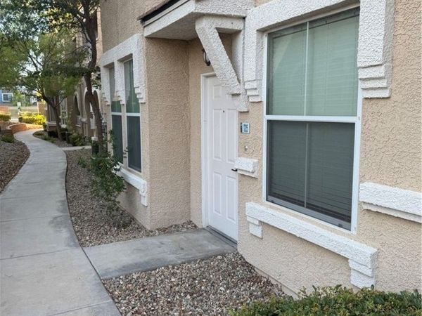 10001 Peace Way , Unit 1215, Las Vegas, NV 89147