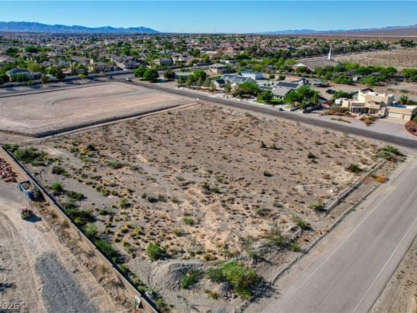 Maggie Ave Avenue, Las Vegas, NV 89143