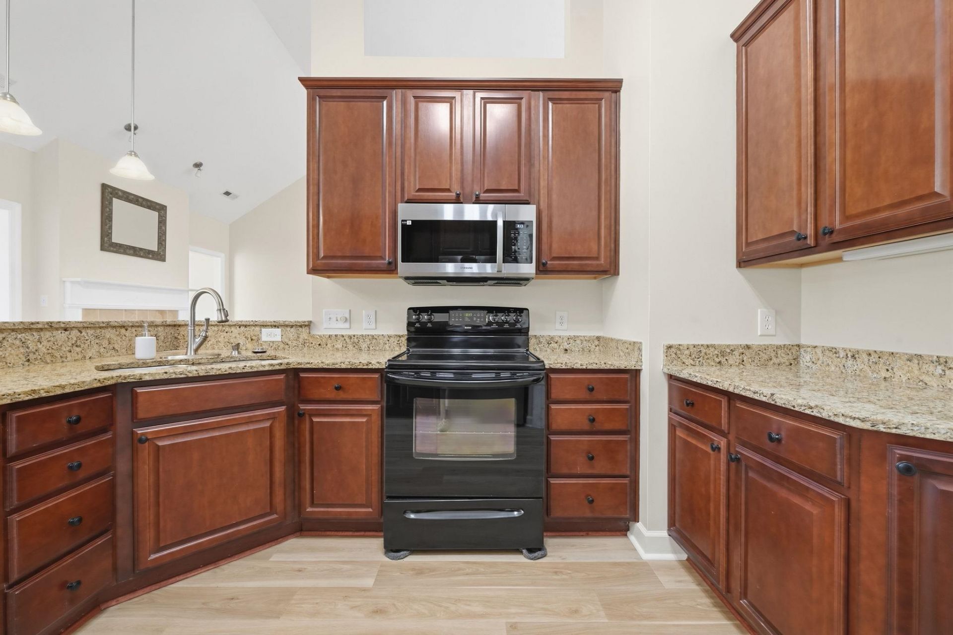 109 Mesa Raven Dr.  Photo 13