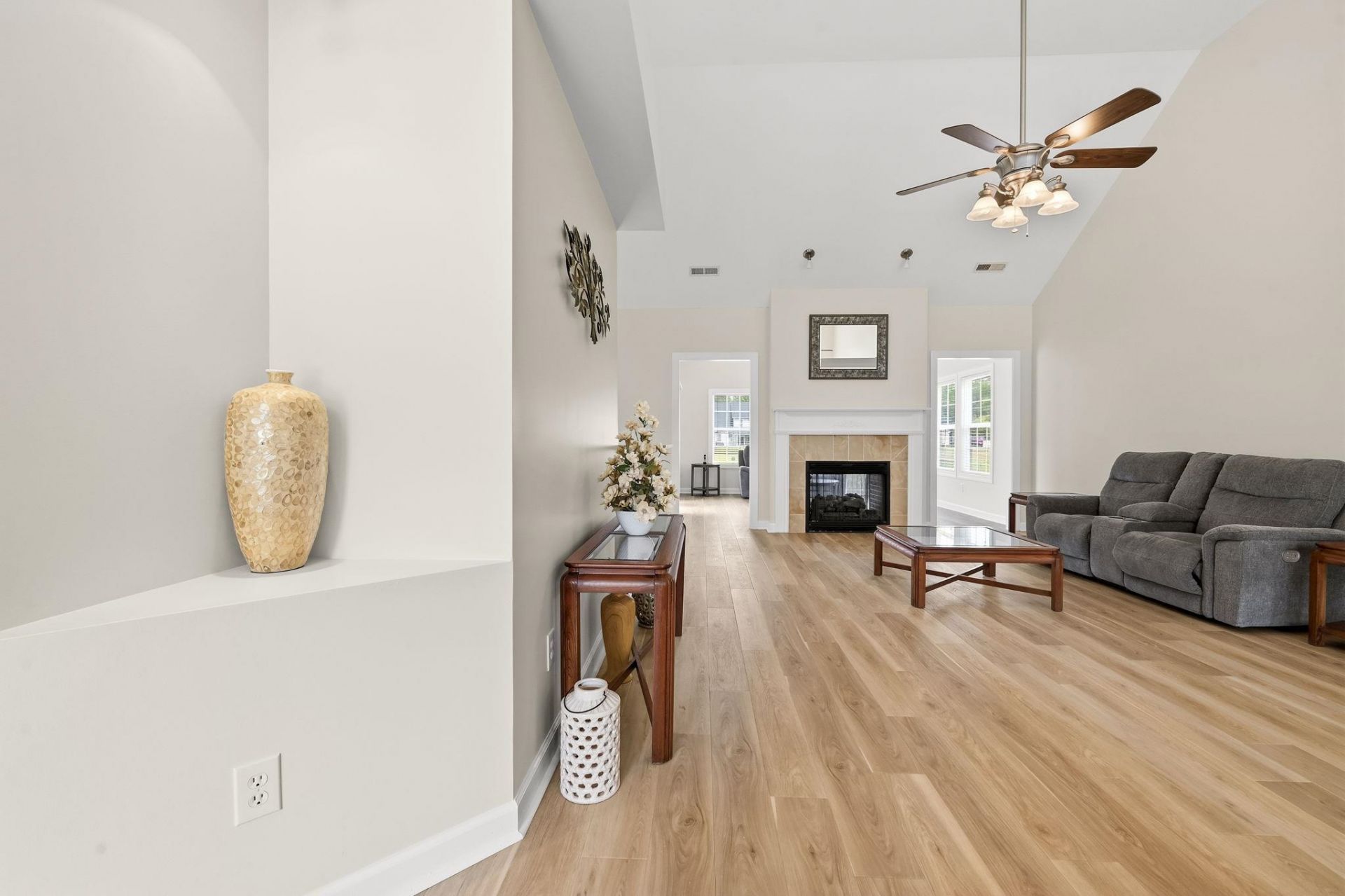 109 Mesa Raven Dr.  Photo 25