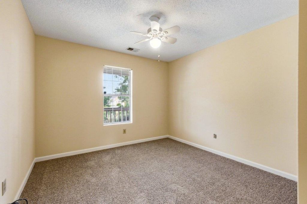 1095 W Plantation Dr. W  Photo 16