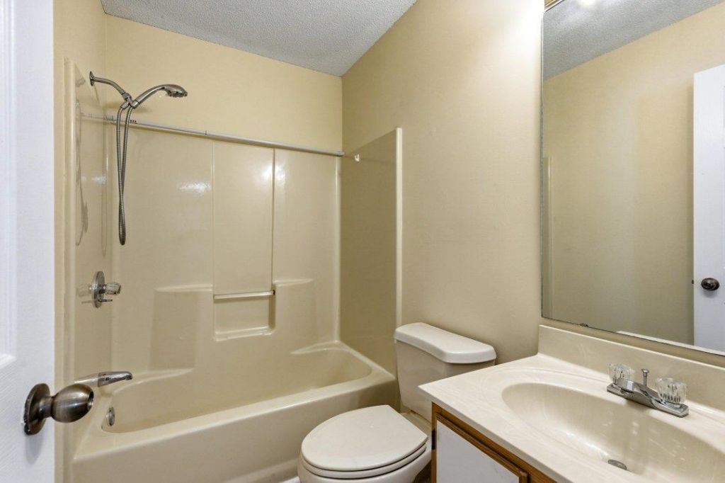 1095 W Plantation Dr. W  Photo 17