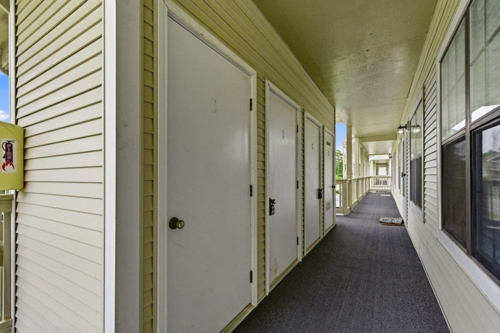 1095 W Plantation Dr. W  Photo 23