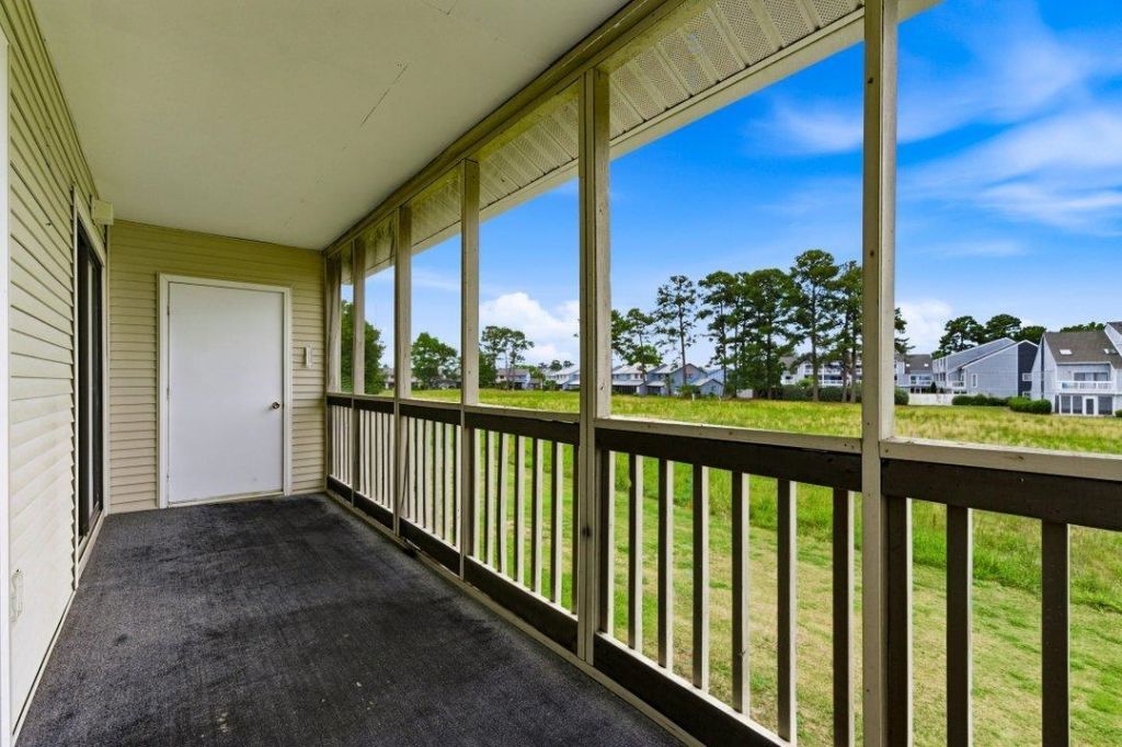 1095 W Plantation Dr. W  Photo 6