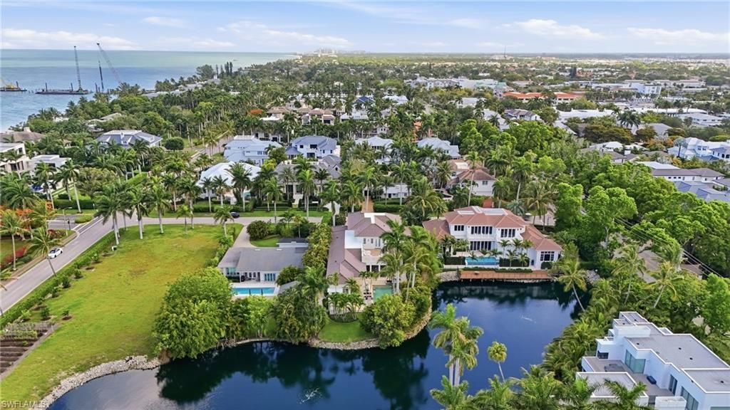 160 16th Ave S, Naples, FL 34102 Photo