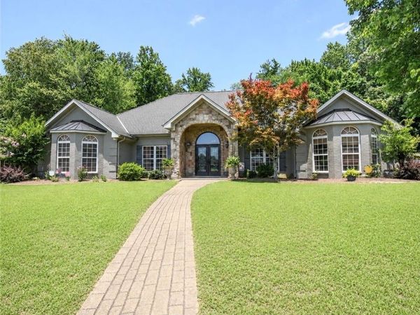 11927 Aspenwood Drive , Moundville, AL 35474