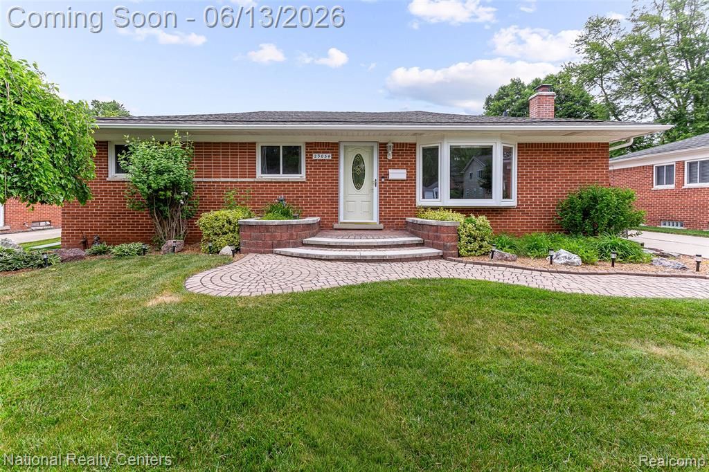 23054 Cora Avenue, Farmington Hills, MI 48336 Main Photo