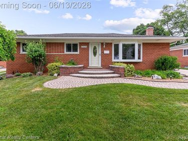 23054 Cora Avenue, Farmington Hills, MI 48336