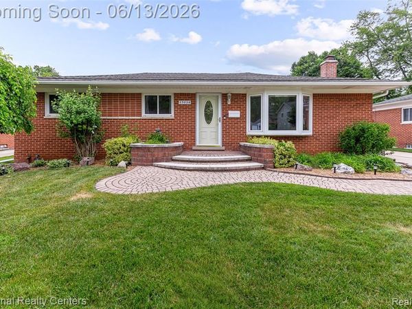 23054 Cora Avenue, Farmington Hills, MI 48336