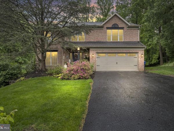40 BROOK CIRCLE, ETTERS, PA 17319