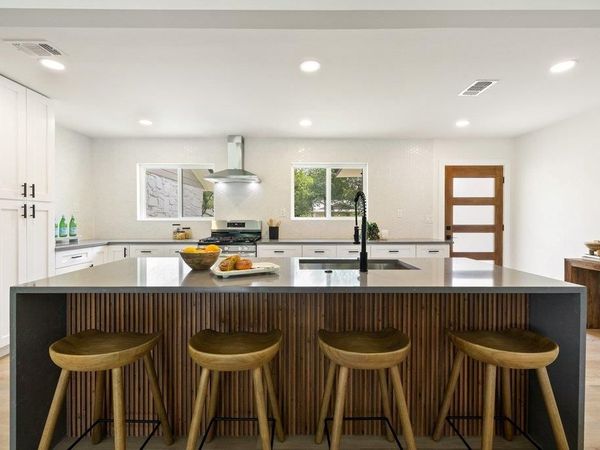 5400 Salem Hill DR, Austin, TX 78745