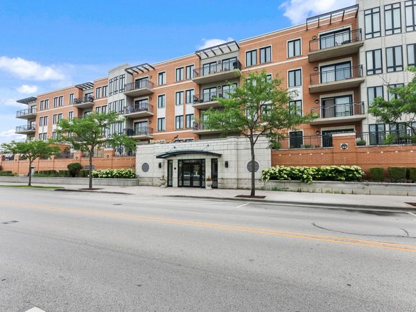 135 S York Street , Unit 214, Elmhurst, IL 60126