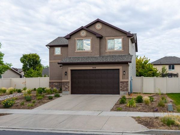 949 N FOX HOLLOW DR W, North Salt Lake, UT 84054