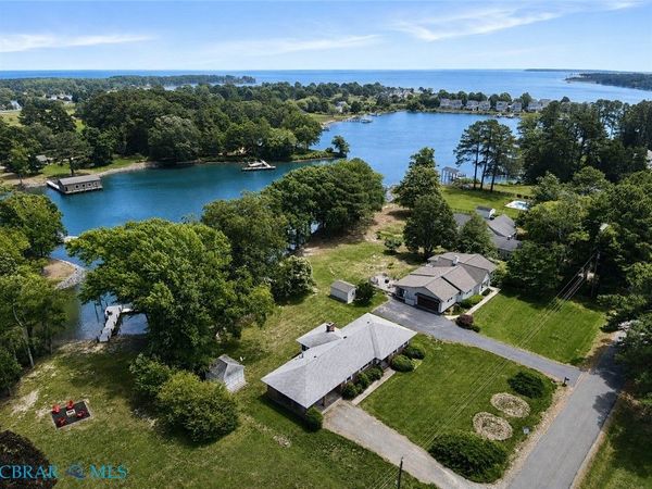 373 E Fairway Drive , Kilmarnock, VA 22482