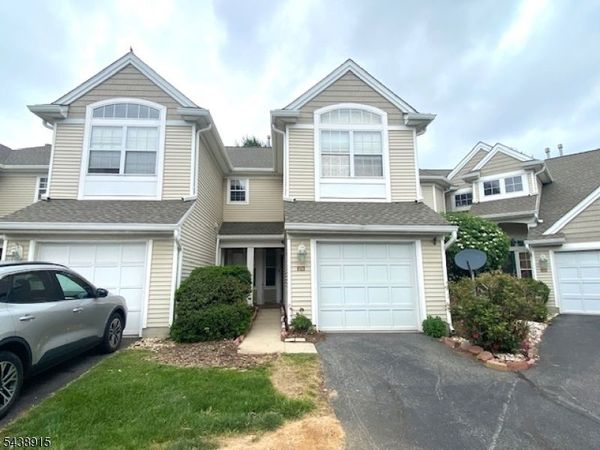 274 Bald Eagle Dr, Lopatcong, NJ 08886