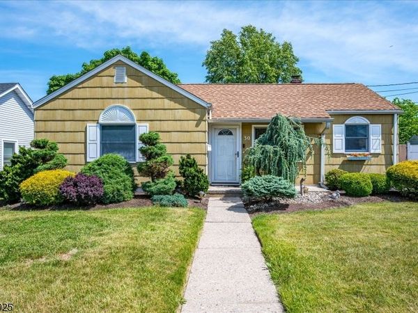 30 Walnut St, Edison, NJ 08817