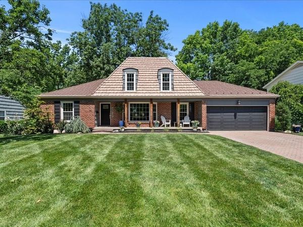 8812 W 106th Street, Overland Park, KS 66212