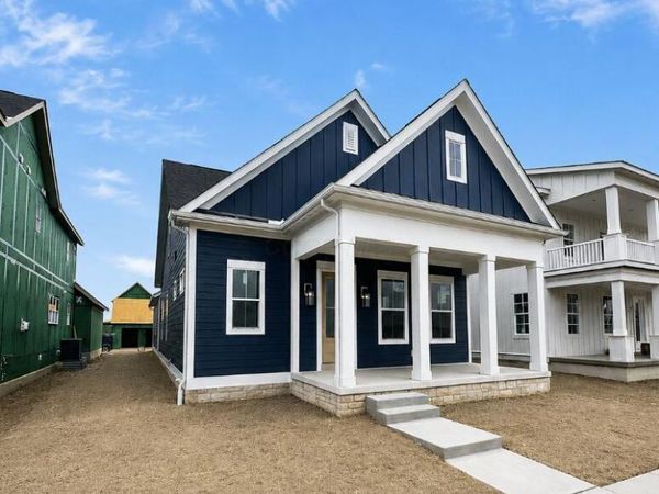 2048 Leopold Drive , Lewis Center, OH 43035