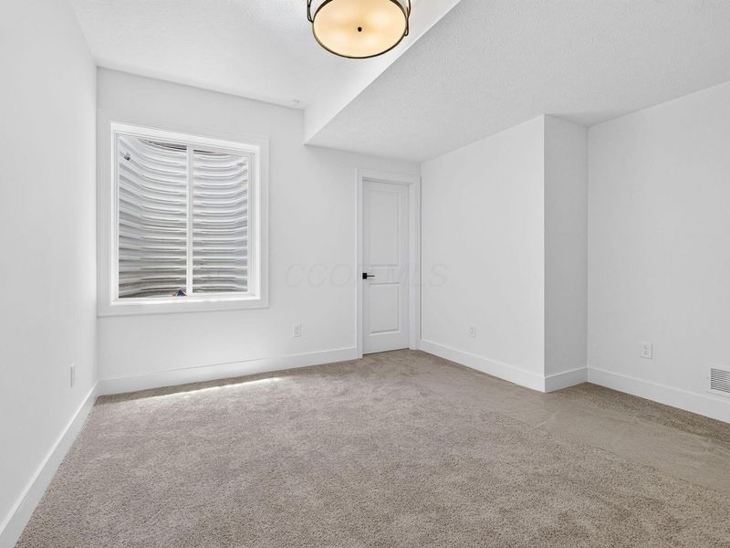 2048 Leopold Drive, Lewis Center, OH 43035 Photo 56