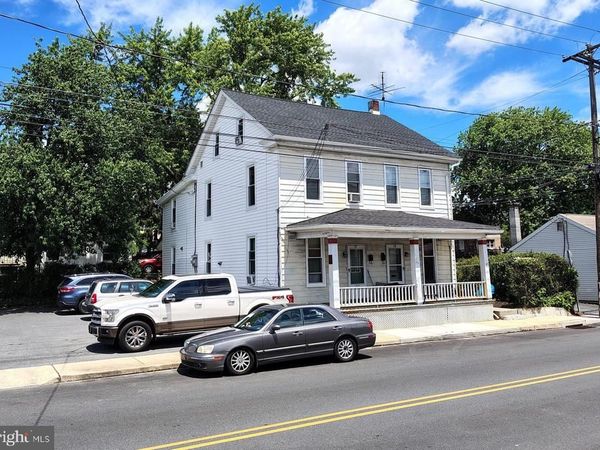 37-39 E WILLOW STREET, ELIZABETHTOWN, PA 17022