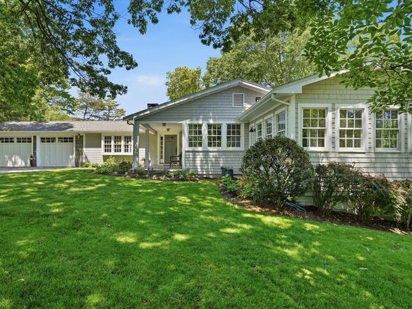 10 Boulder Glen Rd, Hingham, MA 02043