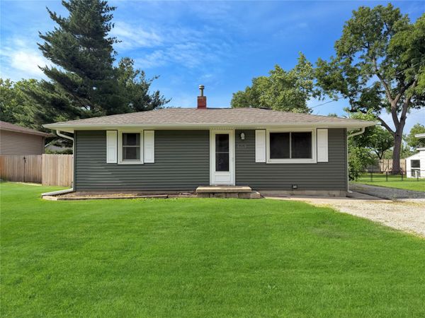 7171 NW 54th Avenue , Urbandale, IA 50322