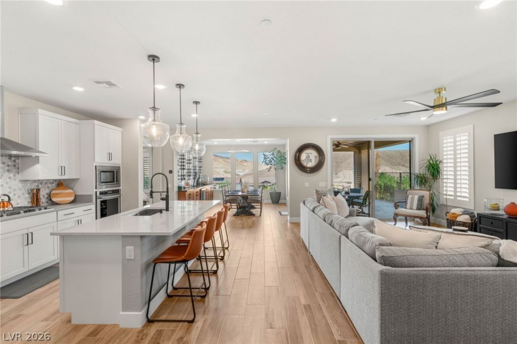 14 Autumn Palm Avenue, Henderson, NV 89011