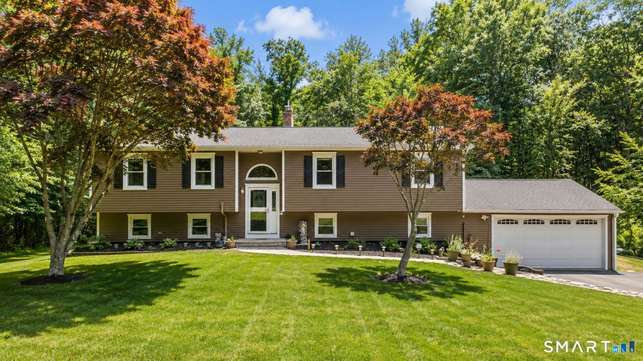 7 Williams, Prospect, CT 06712 Main Photo
