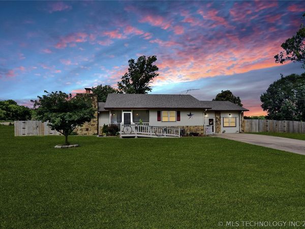 1101 N Taylor Avenue , Wagoner, OK 74467