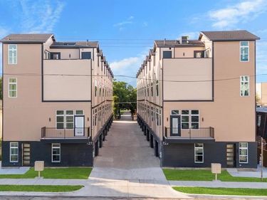 723 W 10th Street , Unit 109, Dallas, TX 75208