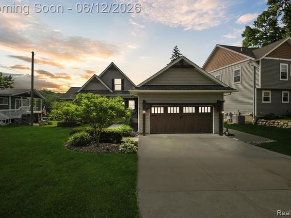 4628 Clinton Drive, Independence Twp, MI 48346