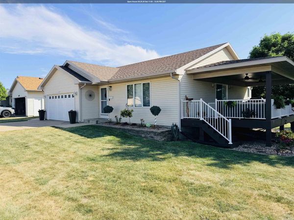 1611 SW Sunset Dr, LeMars, IA 51054