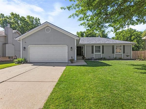 2043 NE Patterson Drive, Lee's Summit, MO 64086