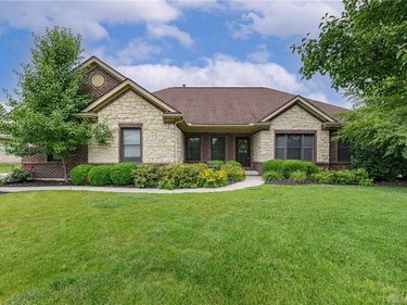 1377 Timshel Street, Sugarcreek Township, OH 45440
