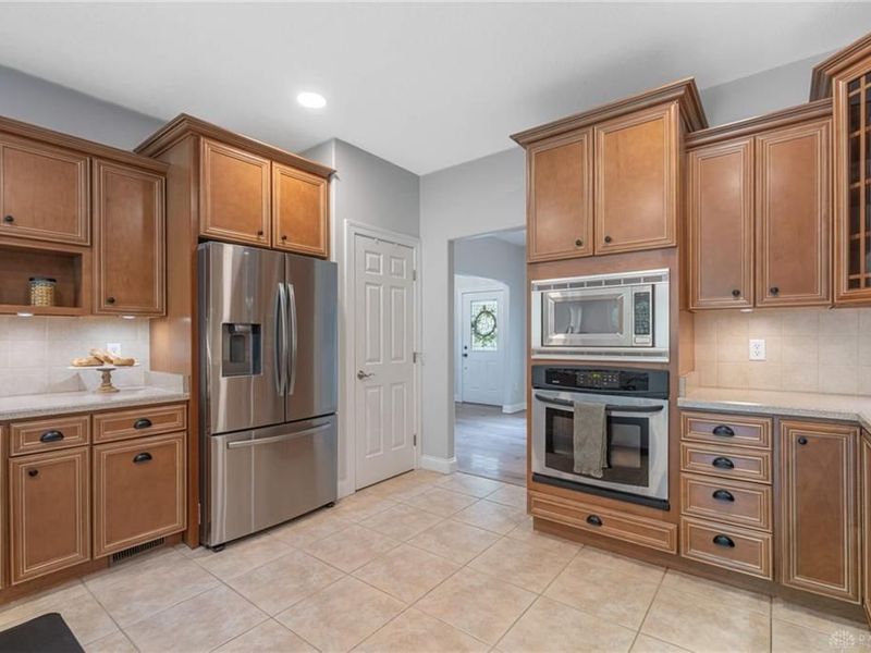 1377 Timshel Street, Sugarcreek Township, OH 45440 Photo 13