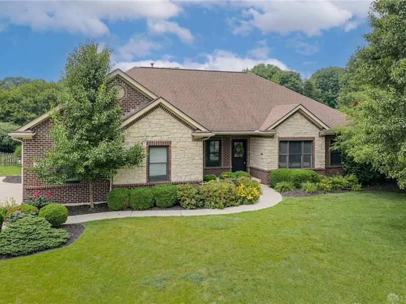 1377 Timshel Street, Sugarcreek Township, OH 45440 Photo 4