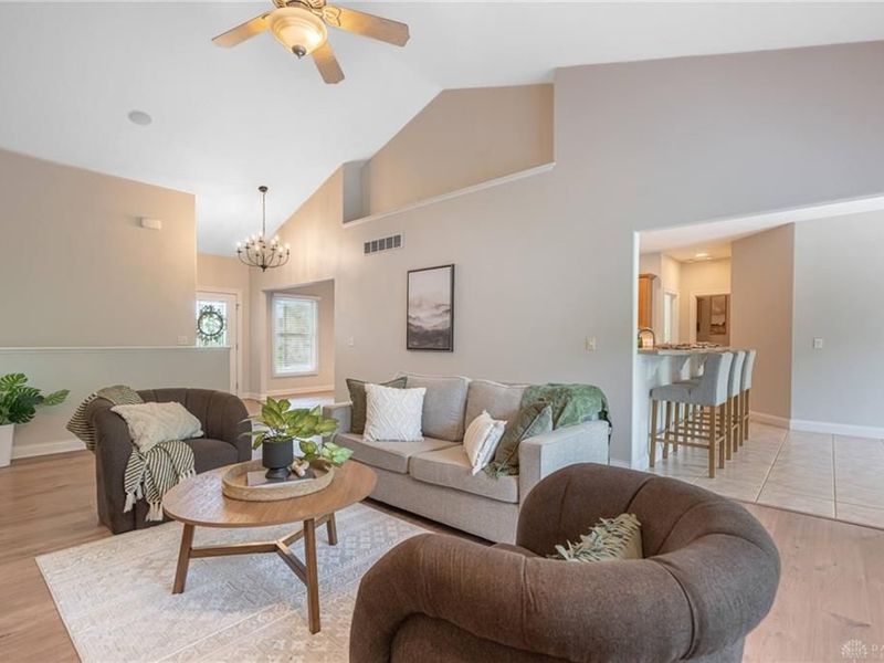 1377 Timshel Street, Sugarcreek Township, OH 45440 Photo 7