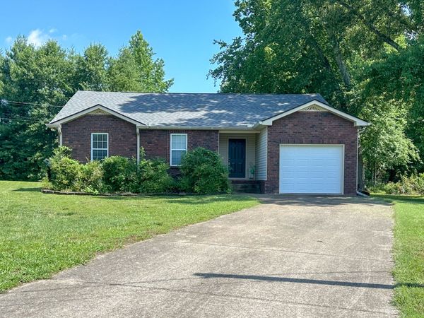 1004 Ryan Ct, Lebanon, TN 37087