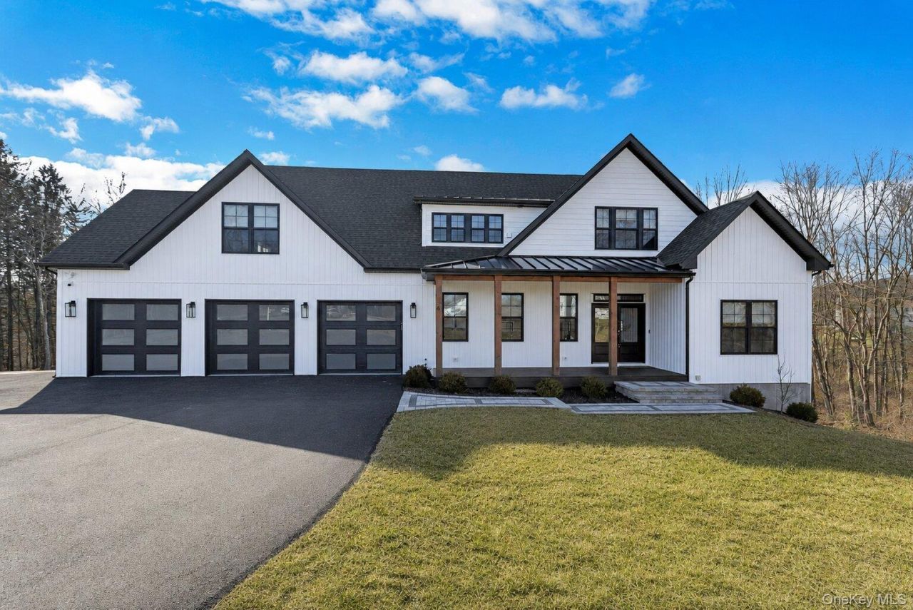6 Conifer Court , Poughkeepsie, NY 12603 Main Photo