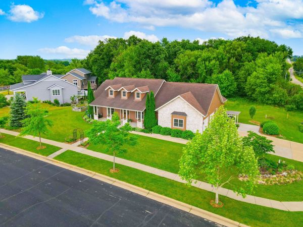 401 Highland Road, Cambridge, WI 53523