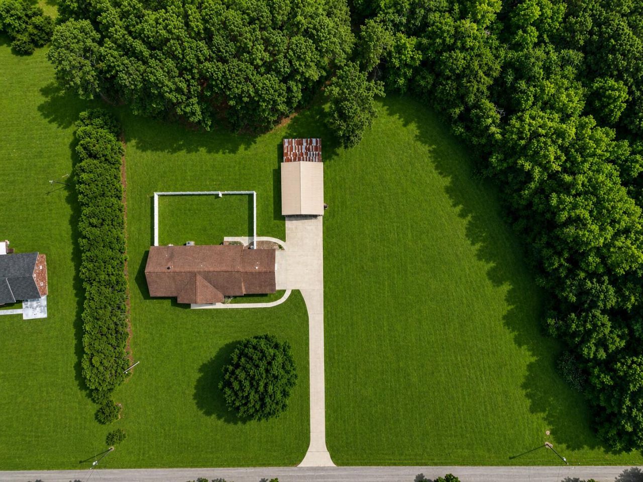 451 Kelton Road Photo 10