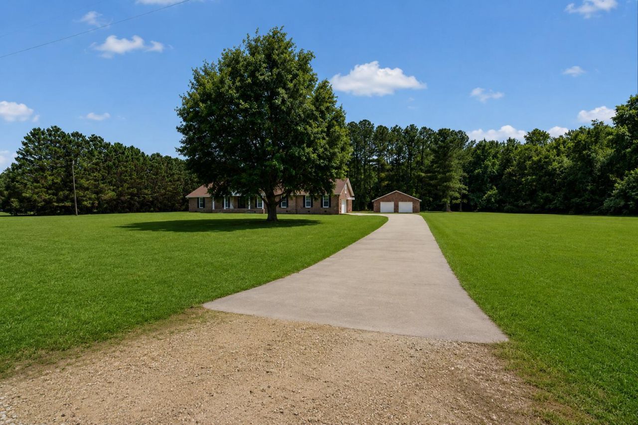 451 Kelton Road Photo 11