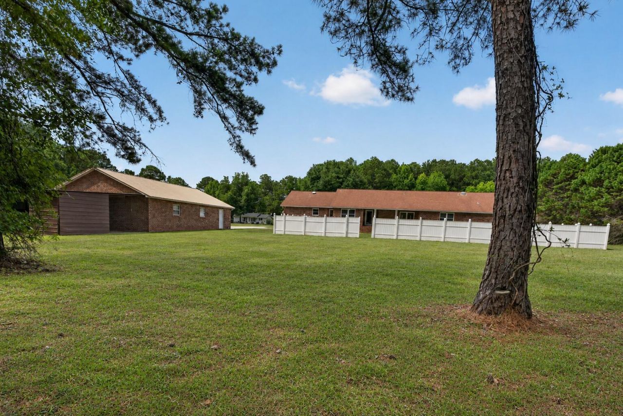 451 Kelton Road Photo 13