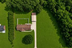 451 Kelton Road photo 4