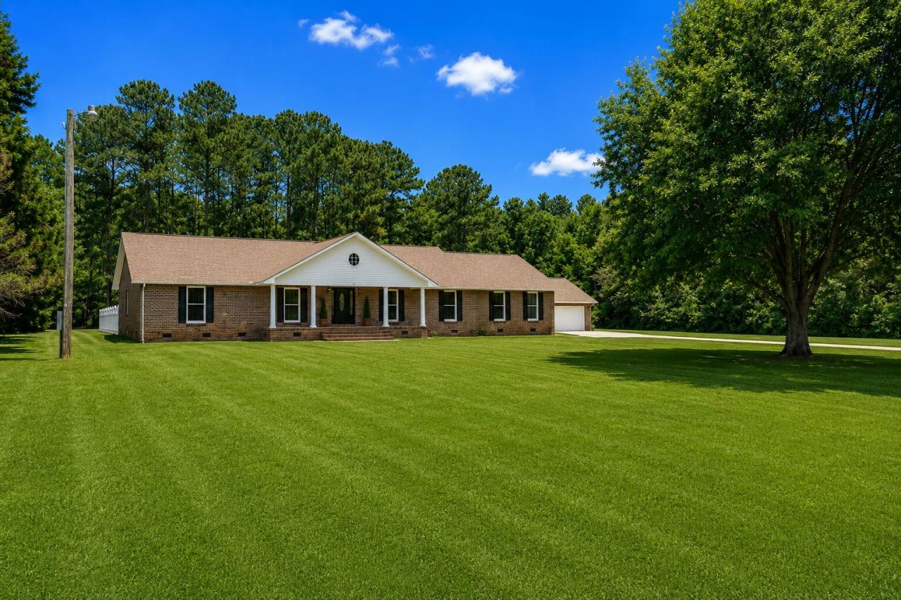 451 Kelton Road Photo 5