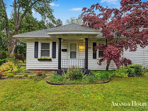 1946 Wyoming Avenue SW, Wyoming, MI 49519