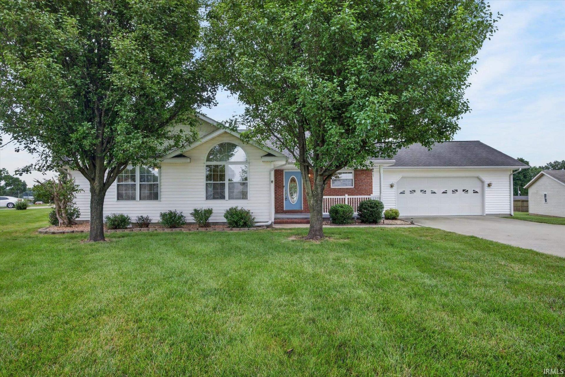 170 Byron Street, Loogootee, IN 47553 Main Photo